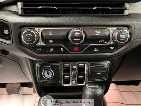 Used 2025 Jeep Wrangler Unlimited Sport AWD/4WD image 45