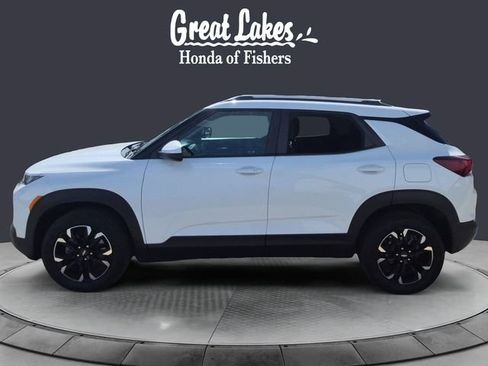 Used 2022 Chevrolet TrailBlazer LT AWD/4WD image 2