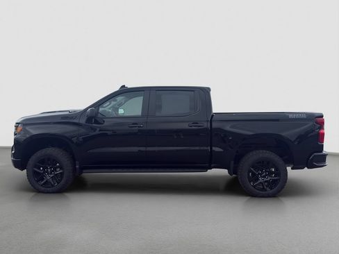 Used 2026 Chevrolet Silverado 1500 Custom Trail Boss w/ Midnight Edition AWD/4WD image 3