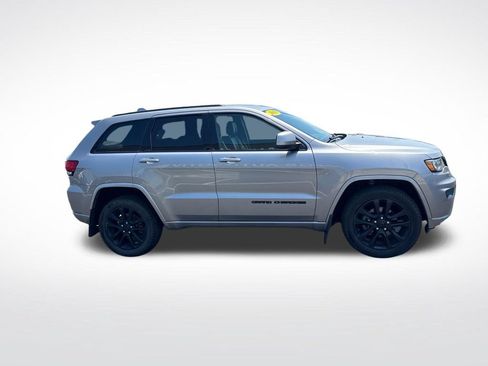 Used 2019 Jeep Grand Cherokee Altitude AWD/4WD image 6