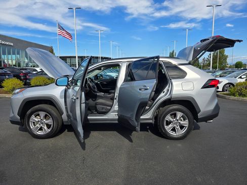 Used 2025 Toyota RAV4 XLE w/ Convenience Package AWD/4WD image 11
