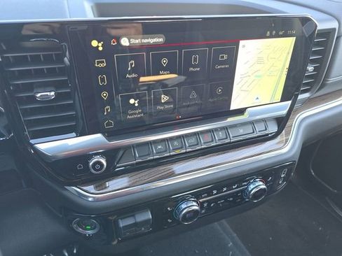 Used 2025 GMC Sierra 1500 Elevation image 13