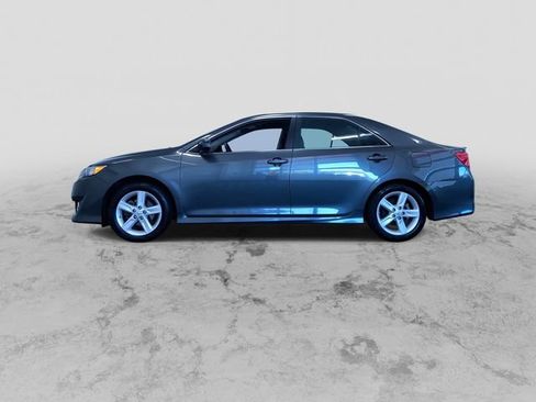 Used 2012 Toyota Camry SE w/ Preferred Accessory Pkg FWD image 7