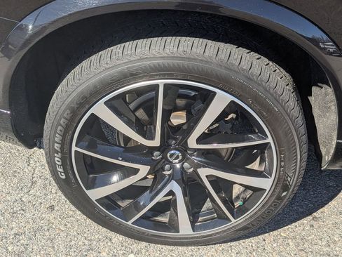 Used 2021 Volvo XC90 T6 Momentum w/ Climate Package image 13