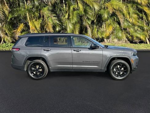 Used 2024 Jeep Grand Cherokee L Altitude AWD/4WD image 4