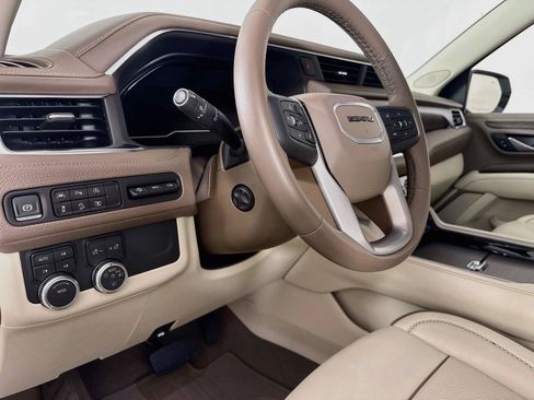 Used 2024 GMC Yukon XL Denali AWD/4WD image 4