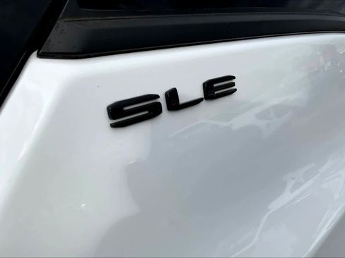 Certified 2022 GMC Terrain SLE w/ Driver Convenience Package image 8