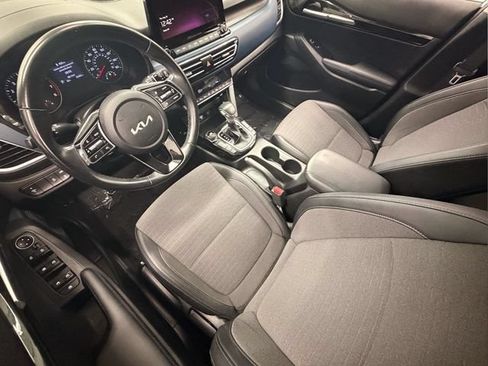Certified 2023 Kia Seltos S w/ Navigation Package FWD image 14