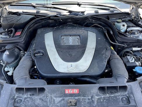Used 2010 Mercedes-Benz C 300 Sedan image 10