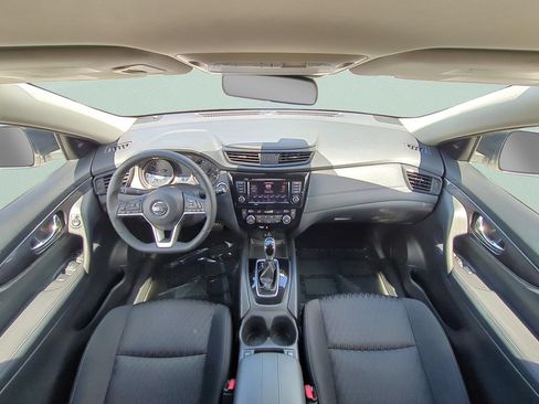 Used 2020 Nissan Rogue SV FWD image 11