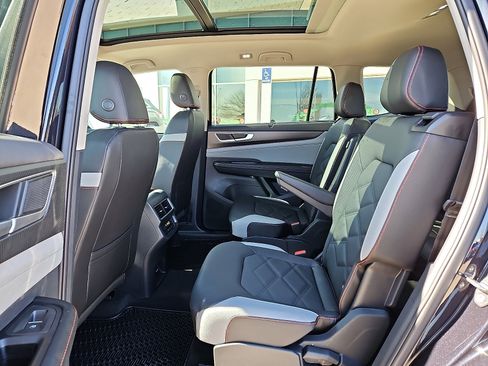 New 2026 Volkswagen Atlas Peak Edition AWD/4WD image 12