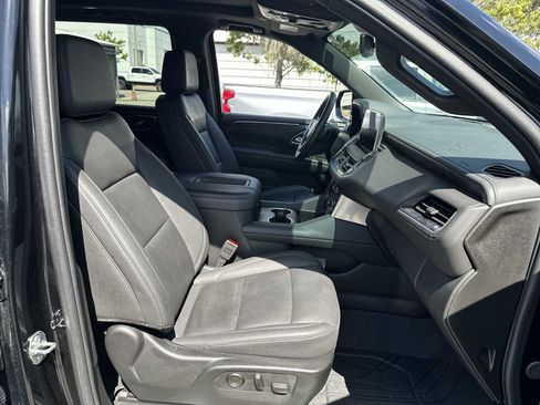 Certified 2024 Chevrolet Suburban Z71 w/ Luxury Package AWD/4WD image 20