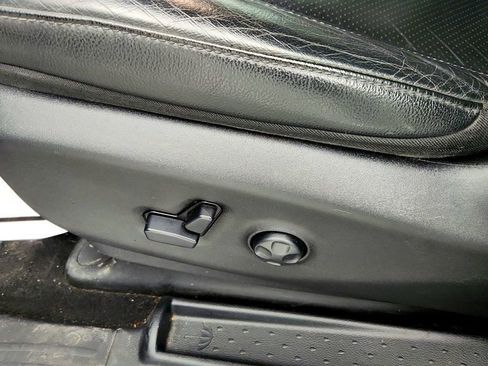 Used 2020 Chrysler Pacifica Touring-L w/ S Appearance Package image 11