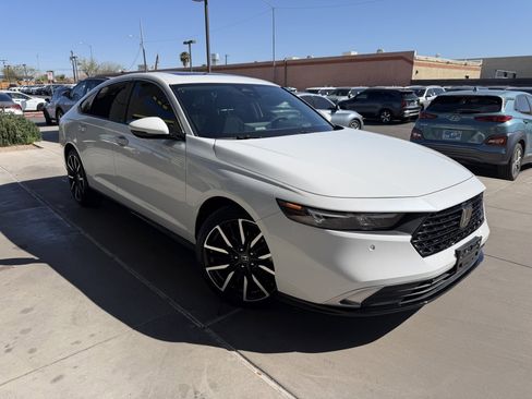 Used 2024 Honda Accord Touring image 6