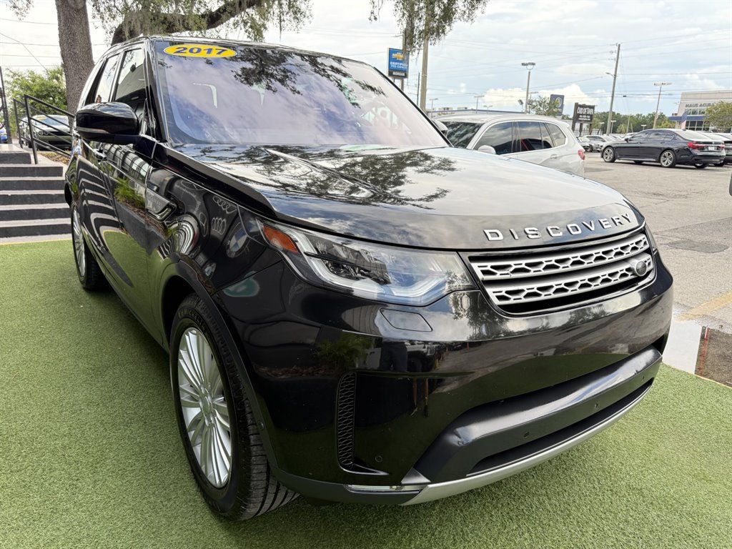 Used 2017 Land Rover Discovery HSE Luxury AWD/4WD image 3