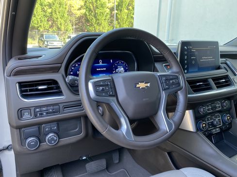 Used 2023 Chevrolet Tahoe LT w/ Luxury Package RWD image 13