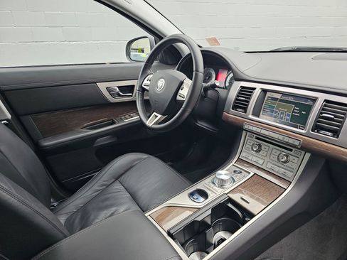 Used 2009 Jaguar XF Premium RWD image 10