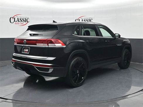 Used 2024 Volkswagen Atlas Cross Sport SE image 7
