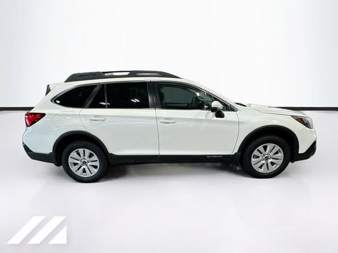 Used 2019 Subaru Outback 2.5i Premium w/ Protection Package #1 AWD/4WD image 4
