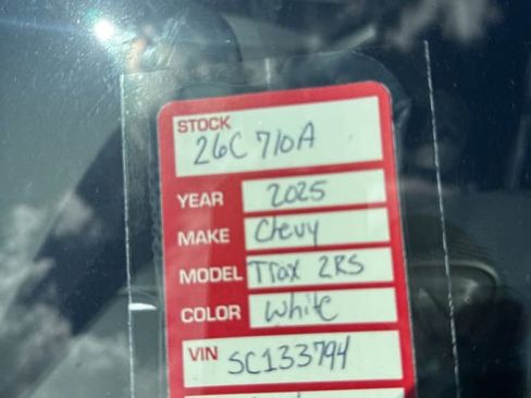 Certified 2025 Chevrolet Trax RS w/ Sunroof Package FWD image 10