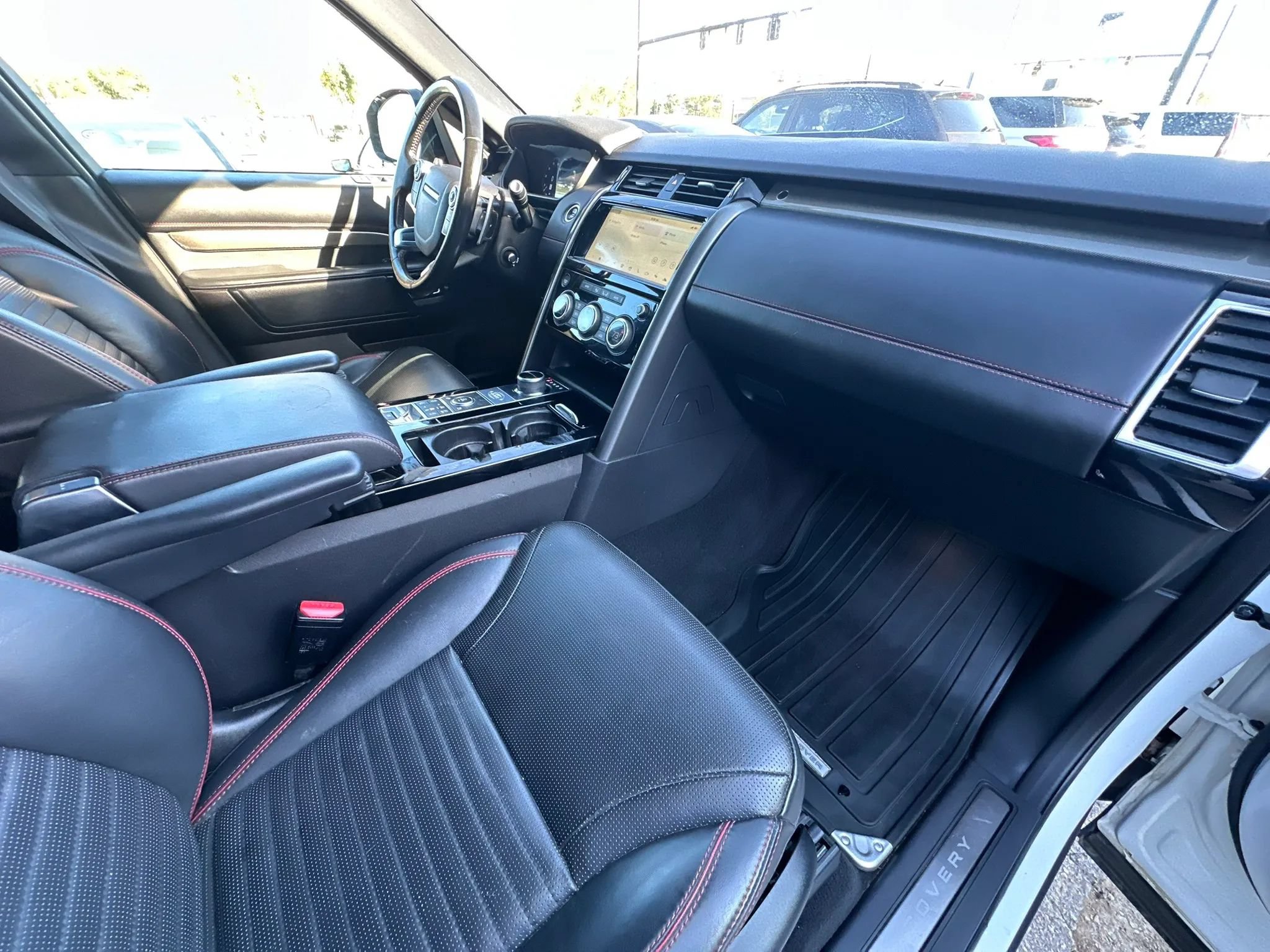 Used 2018 Land Rover Discovery HSE Luxury AWD/4WD image 30