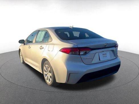 Used 2025 Toyota Corolla LE image 11