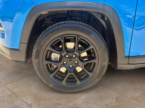 Used 2023 Jeep Compass Latitude AWD/4WD image 24