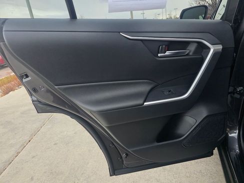Used 2025 Toyota RAV4 XLE image 22