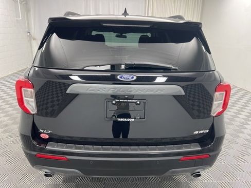 Used 2023 Ford Explorer XLT w/ Equipment Group 202A image 7