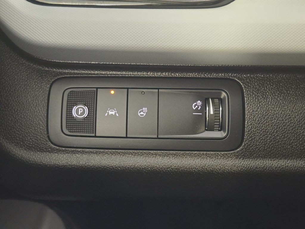 New 2027 Chevrolet Bolt LT w/ Comfort Package FWD image 22