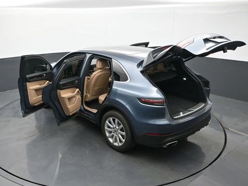 Certified 2019 Porsche Cayenne AWD/4WD image 29