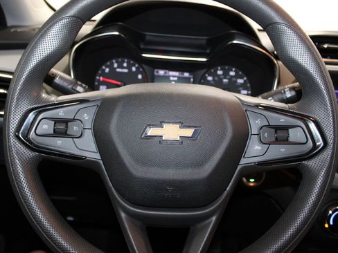 Used 2022 Chevrolet TrailBlazer LT FWD image 30