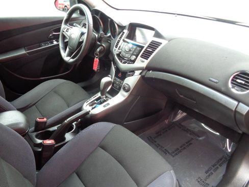 Used 2015 Chevrolet Cruze LT FWD image 12
