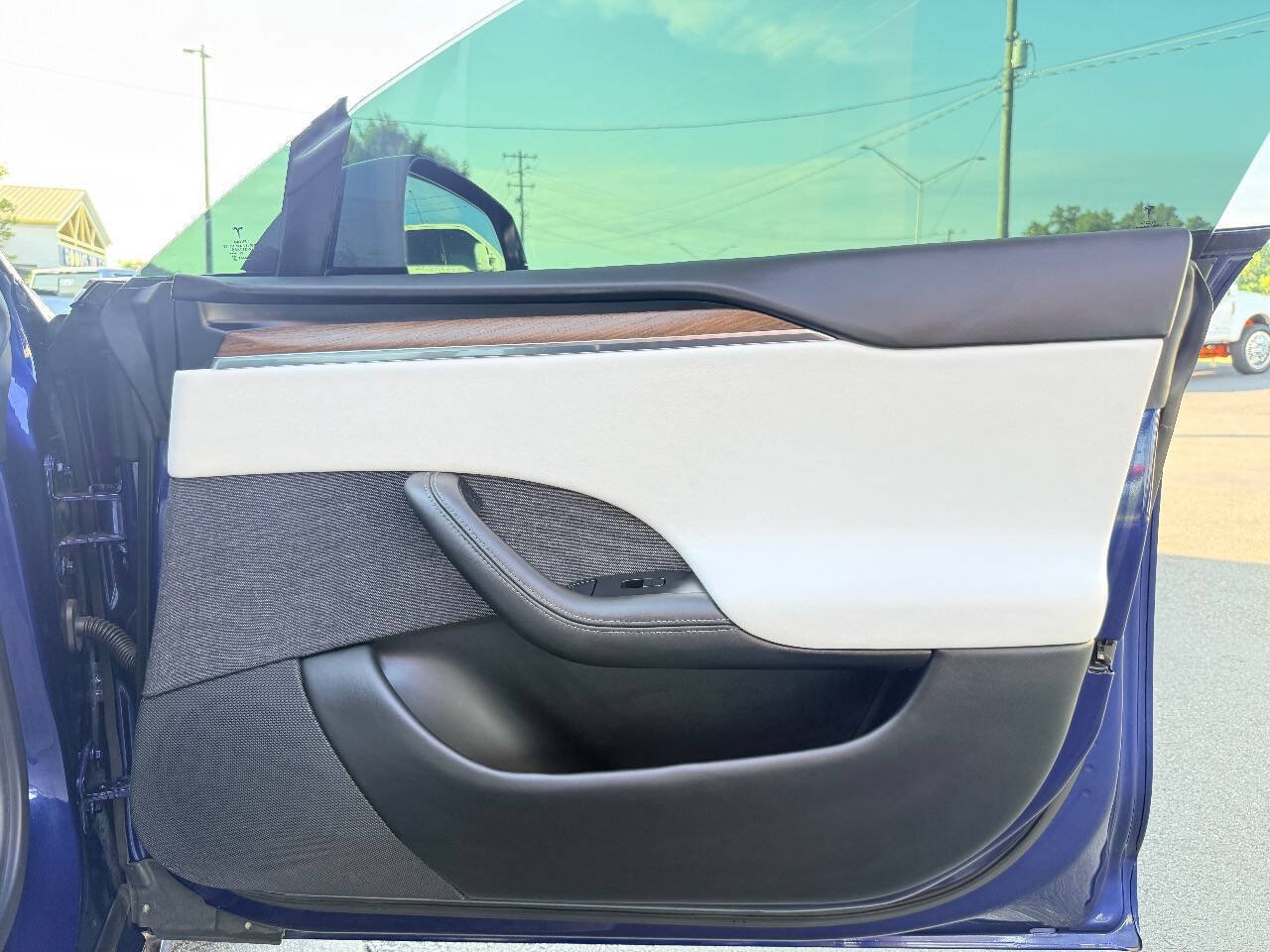 Used 2022 Tesla Model S AWD/4WD image 38