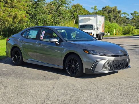 New 2026 Toyota Camry SE FWD image 3