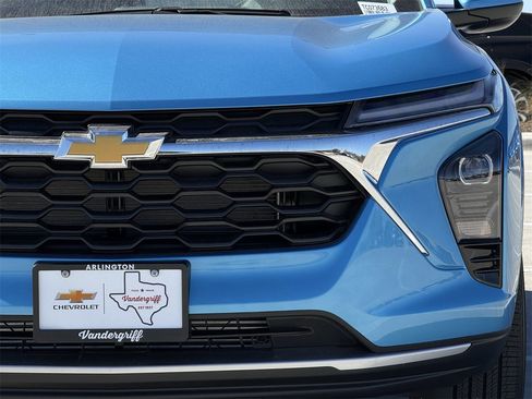 New 2026 Chevrolet Trax LT w/ Driver Confidence Package image 8