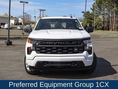 Used 2024 Chevrolet Silverado 1500 Custom image 2