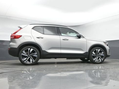 Used 2023 Volvo XC40 B5 Ultimate w/ Protection Package Premier AWD/4WD image 17