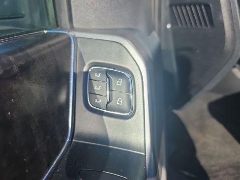 Certified 2025 Ford F250 Lariat w/ Lariat Ultimate Package image 30