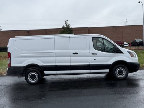 Used 2019 Ford Transit 250 148 Low Roof RWD image 4