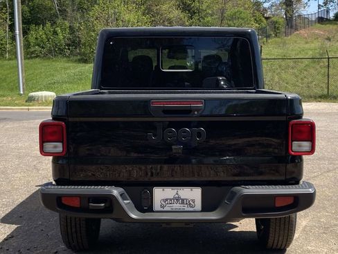 New 2026 Jeep Gladiator Sport AWD/4WD image 35