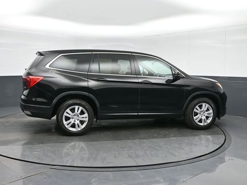 Used 2017 Honda Pilot LX image 8