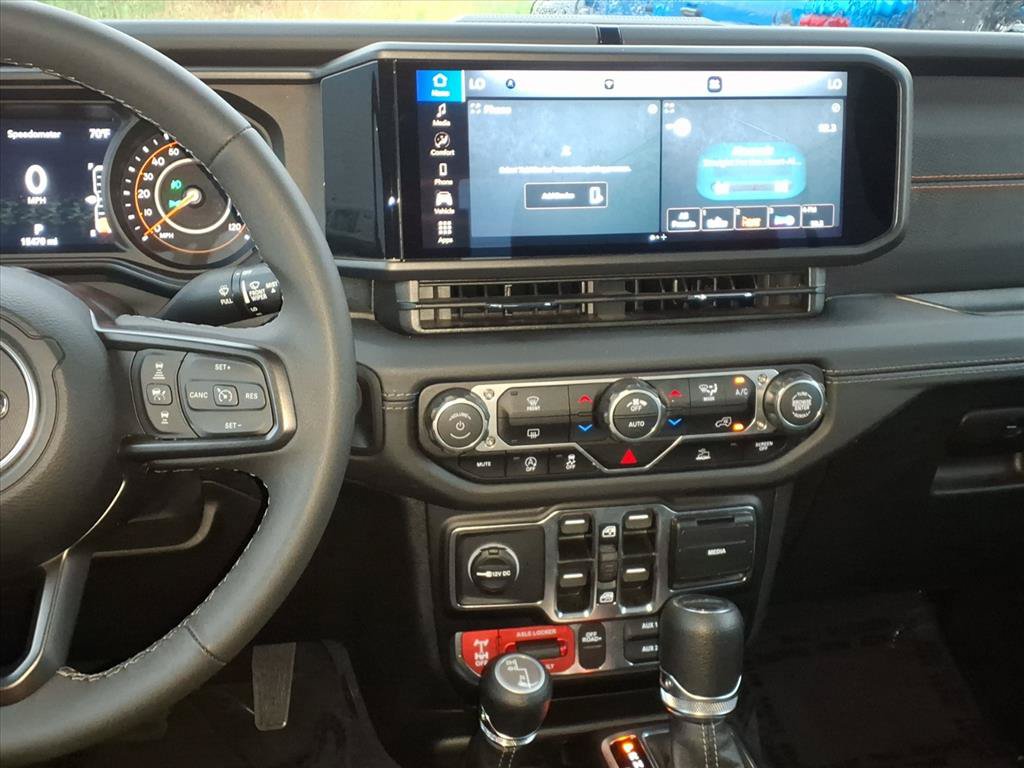 Used 2026 Jeep Gladiator Mojave AWD/4WD image 7