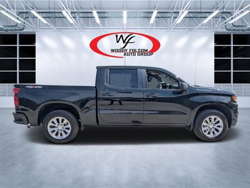 Used 2024 Chevrolet Silverado 1500 Custom AWD/4WD image 2