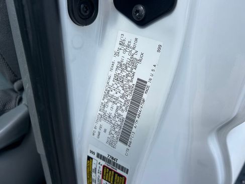 Used 2013 Toyota Tacoma 4x4 Access Cab V6 w/ SR5 Pkg image 10