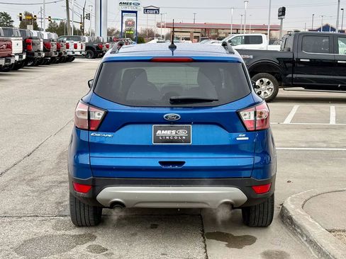 Used 2018 Ford Escape SE w/ SE Sync 3 Package image 5