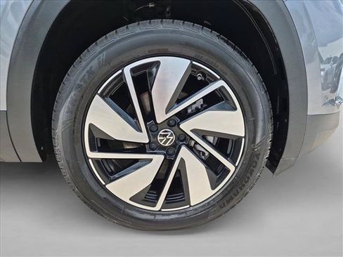 Used 2024 Volkswagen Atlas SEL AWD/4WD image 26