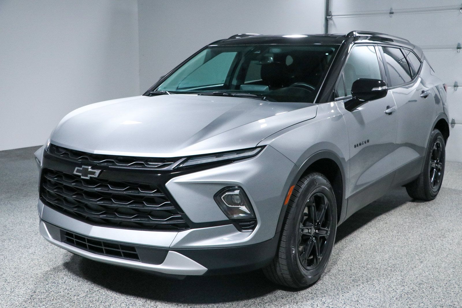 Used 2023 Chevrolet Blazer LT w/ Midnight/Sport Edition FWD image 31