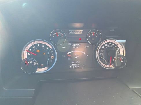 Used 2018 RAM 3500 Laramie w/ Convenience Group AWD/4WD image 38
