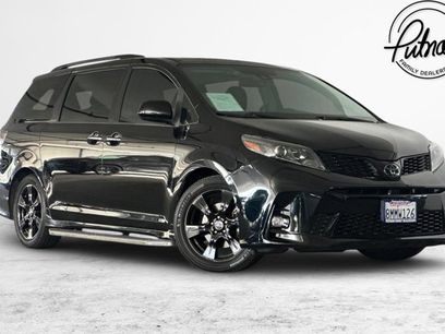 Used 2020 Toyota Sienna SE Premium